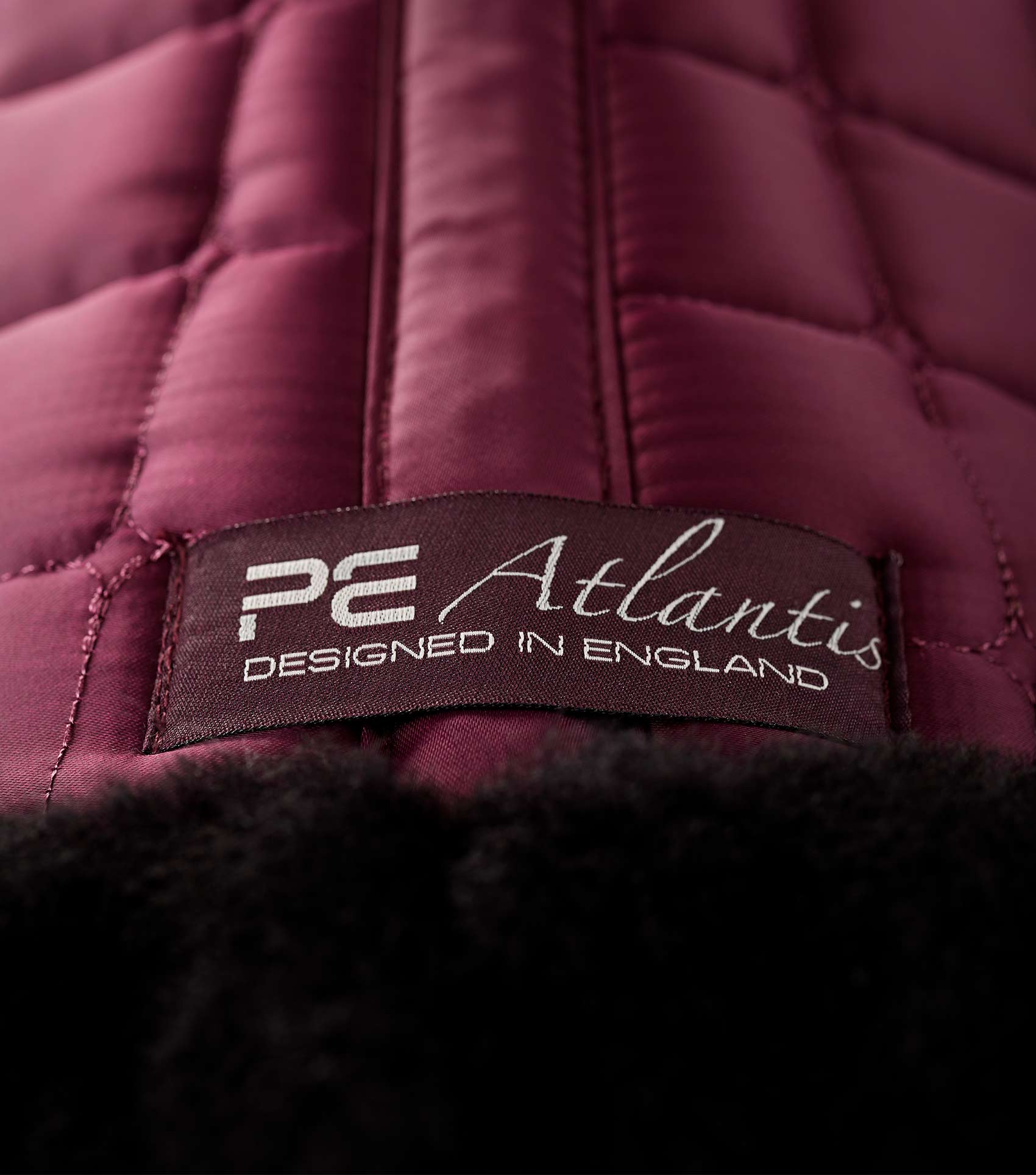 Atlantis CC Satin Wool Dressage Square Wine/Black Wool - Image 5