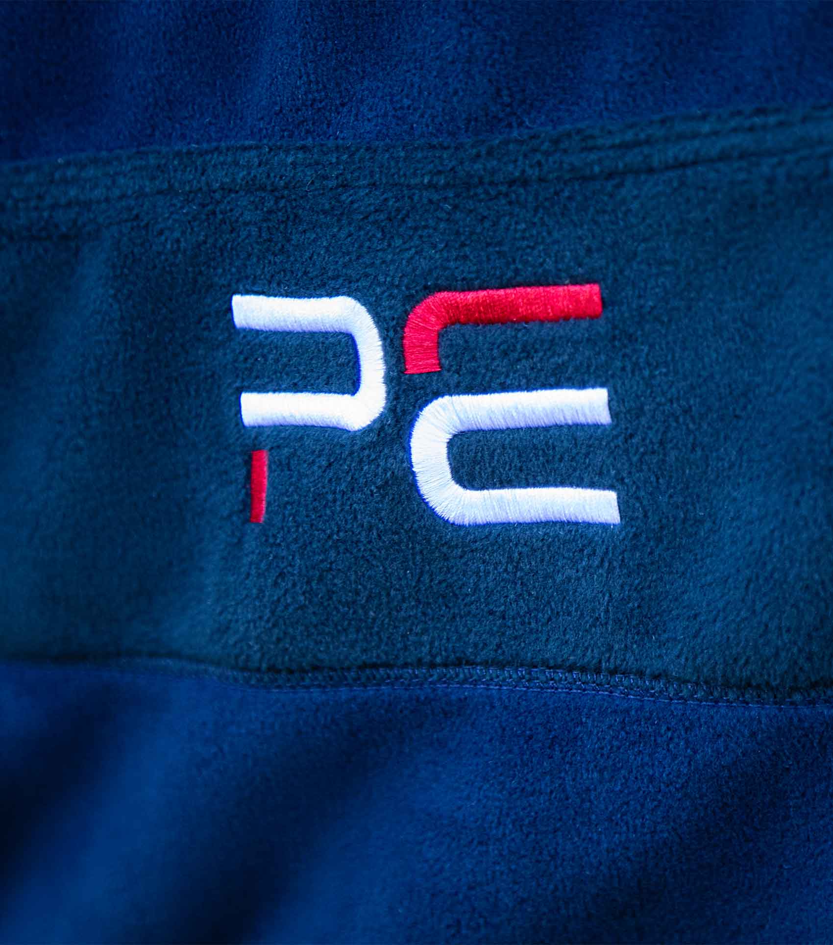 END OF LINE SALE - Buster Fleece Cooler Rug - Vecto Edition Navy - Image 4
