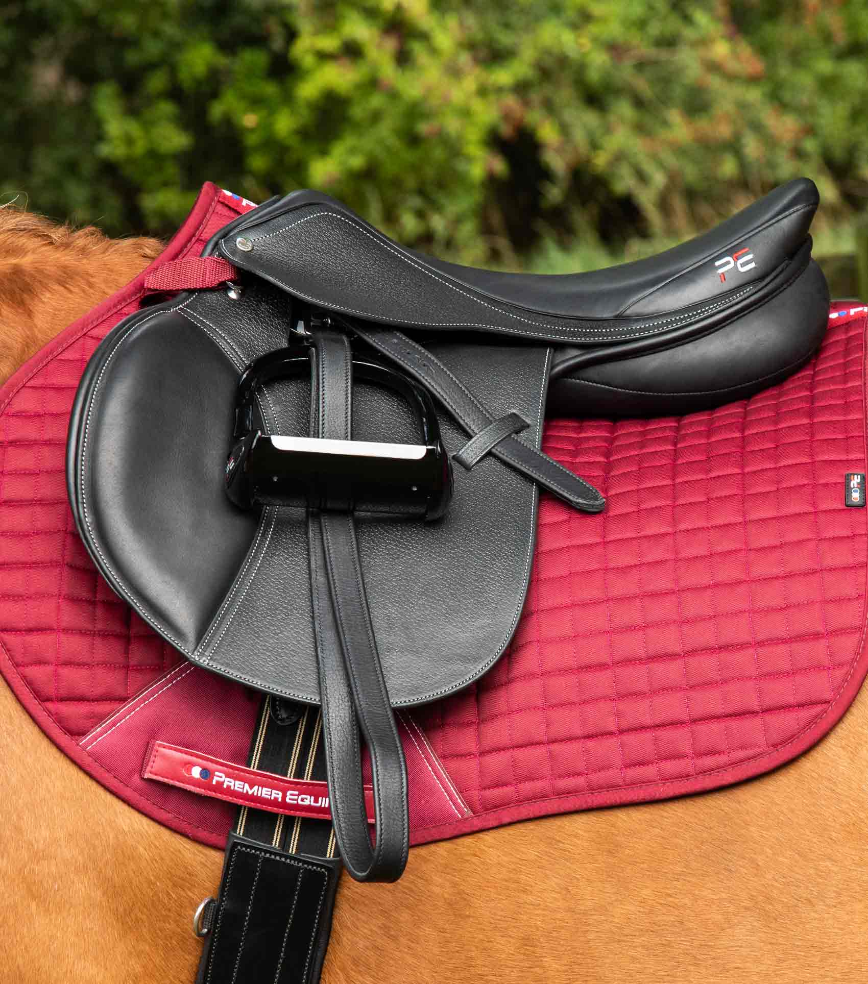 Close Contact Cotton GP/Jump Saddle Pad Burgundy - Image 2