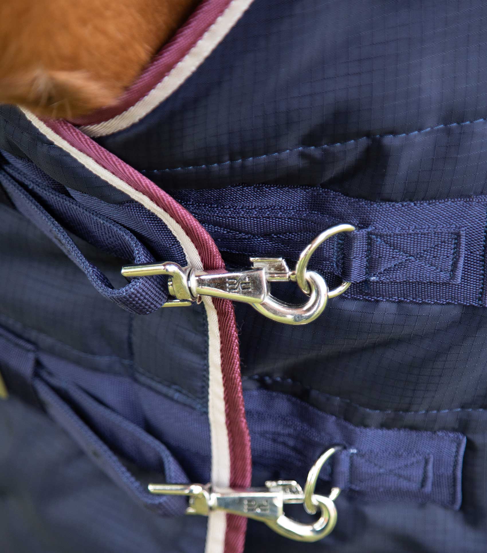 Garissa Stable Rug 100g Navy - Image 3
