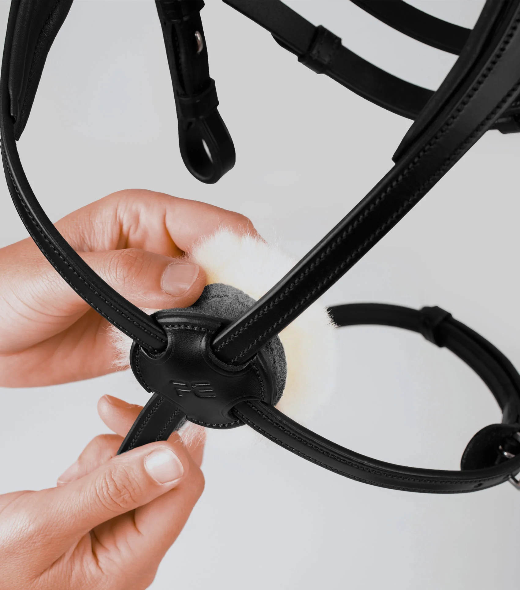 Glorioso Anatomical Grackle Bridle Black - Image 3