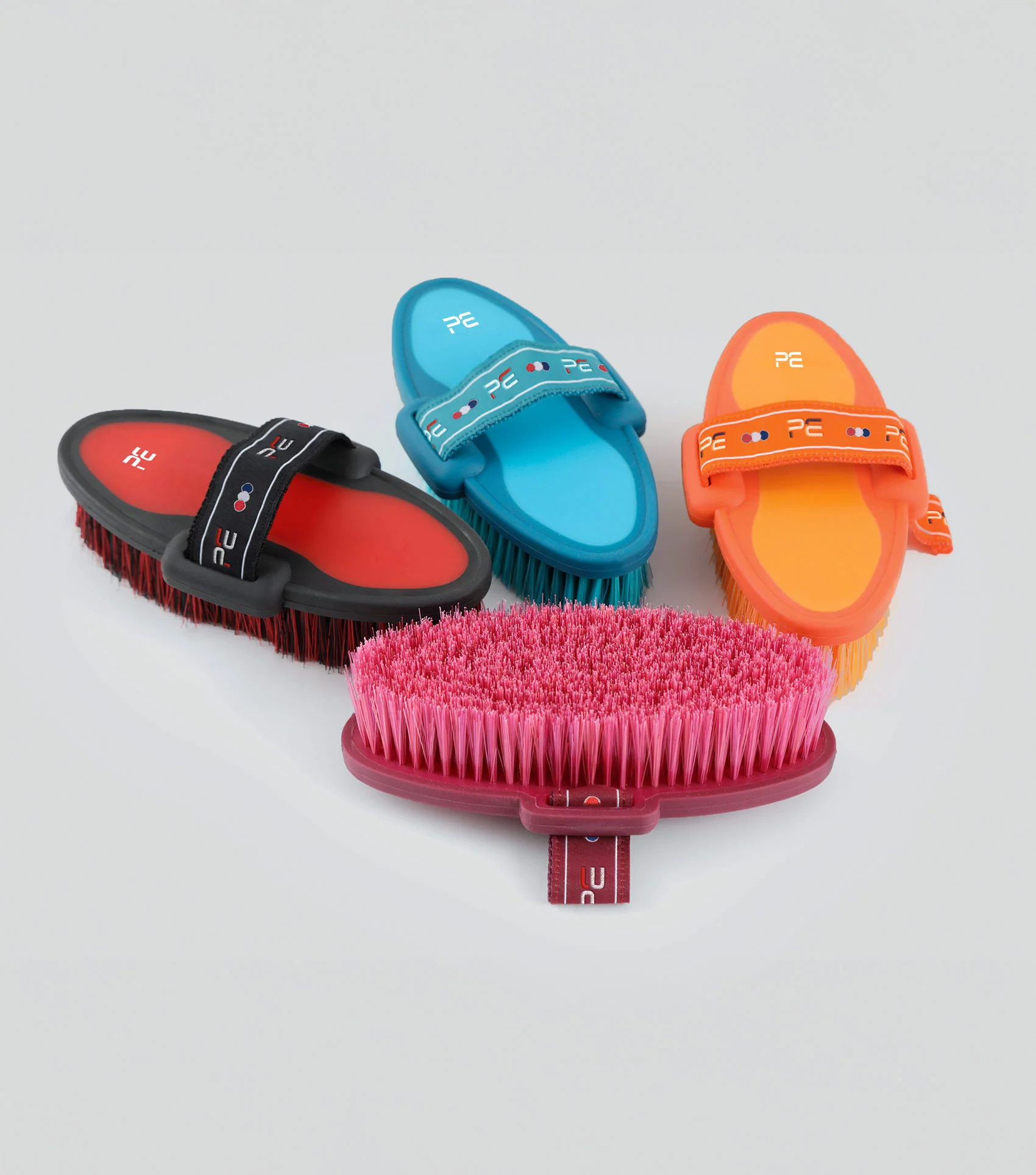 Soft-Touch Body Brush Black & Red - Image 4