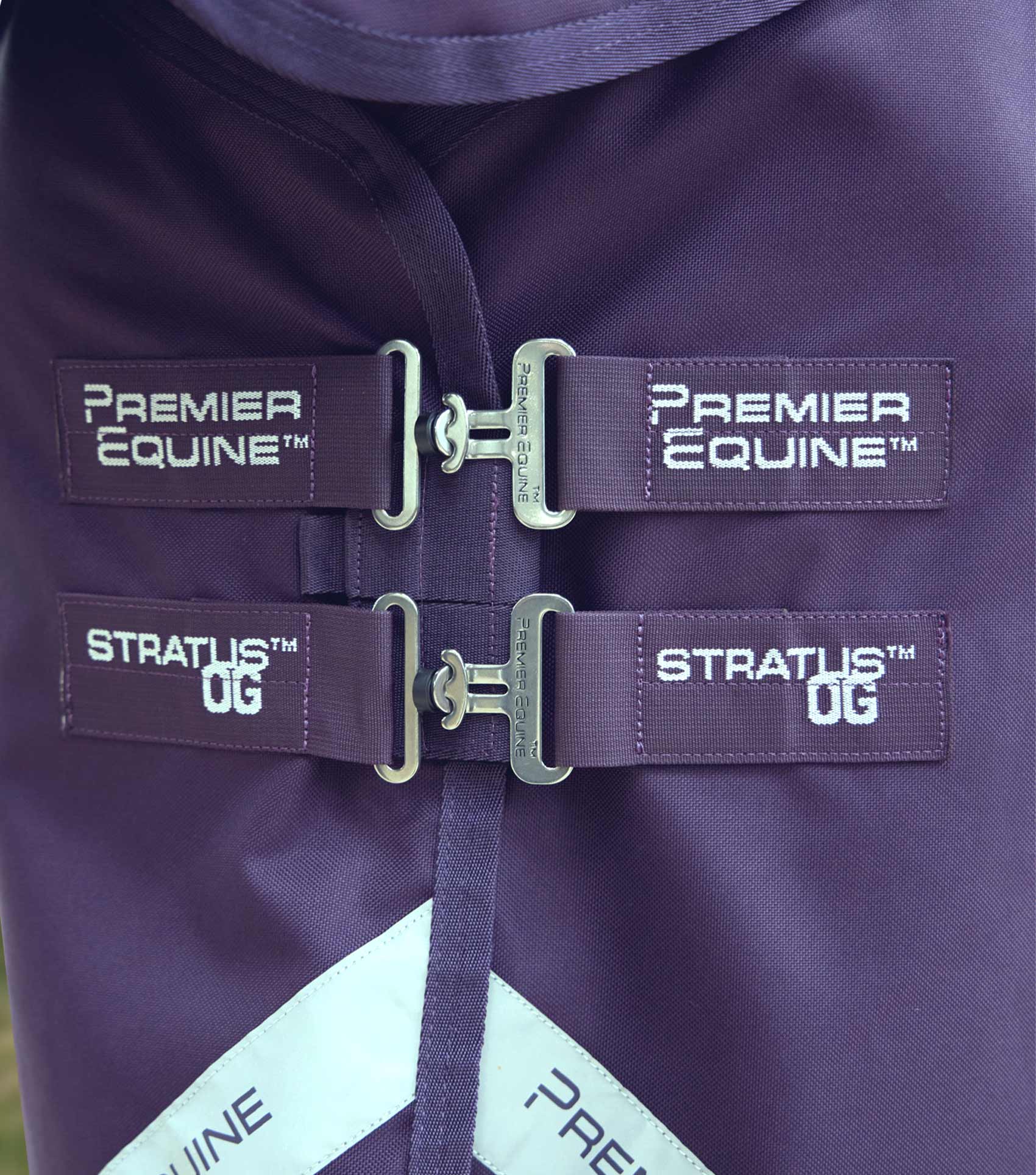 END OF LINE - Stratus 1200 Series 0g Turnout Rug with Classic Neck Cover Purple - Image 2