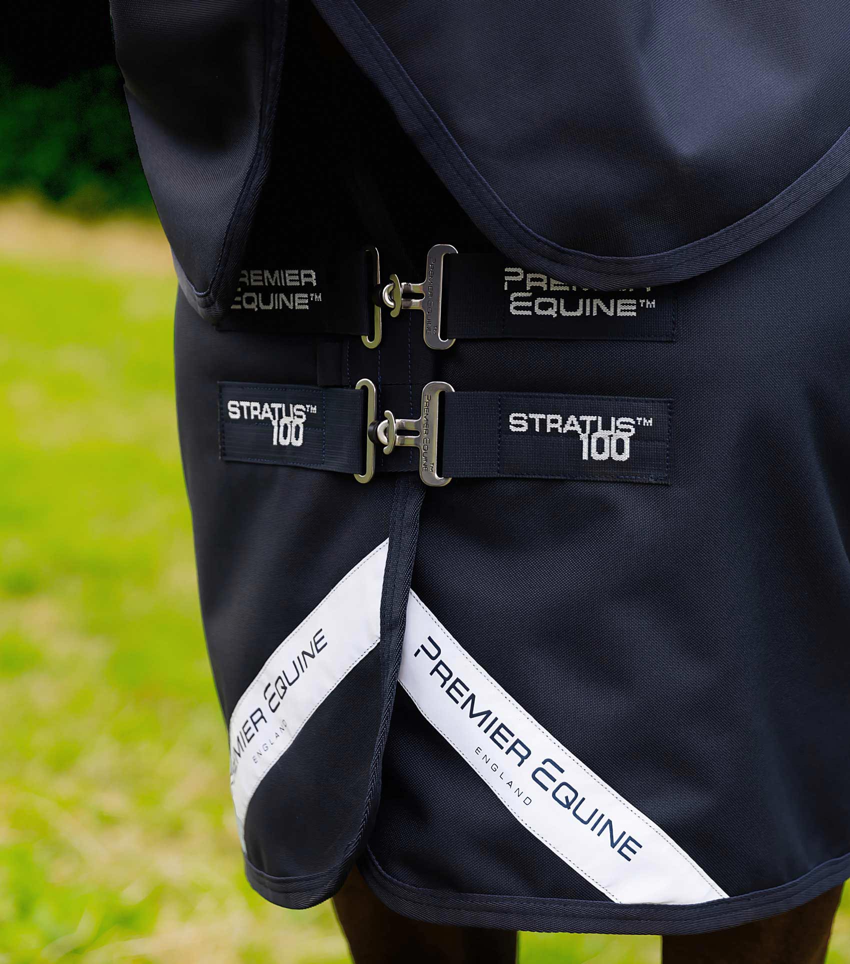 END OF LINE - Stratus 1200 Series 100g Turnout Rug with Classic Neck Cover Navy - Image 4